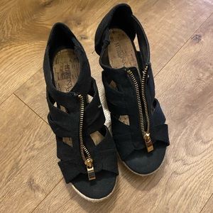 Black Wedges size 6